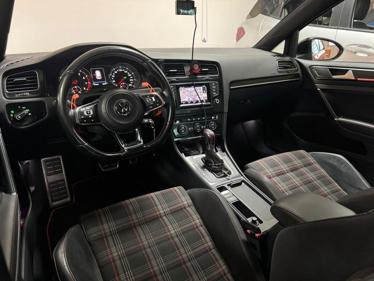 Volkswagen Golf GTI Performance 2.0 TSI DSG 5p. BlueMotion Technology