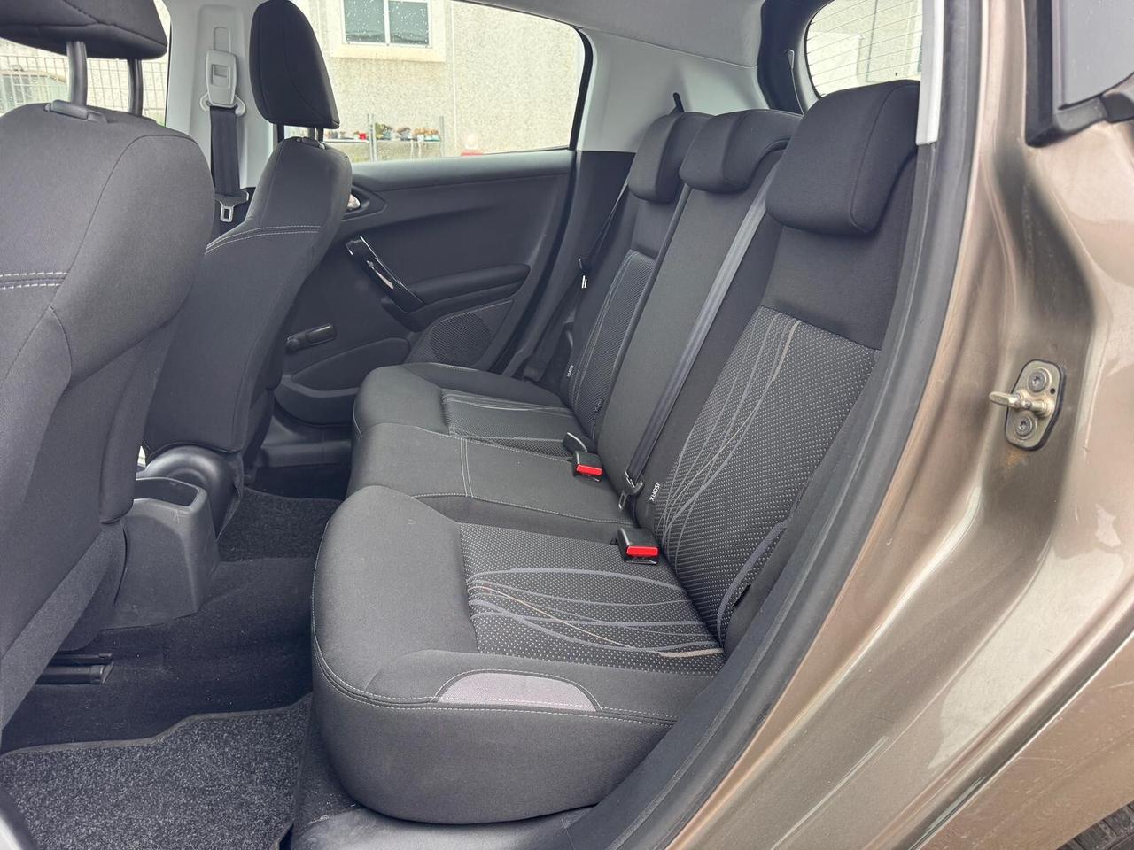 PACCHETTO : PEUGEOT 208 + FIAT 500 ( leggere )