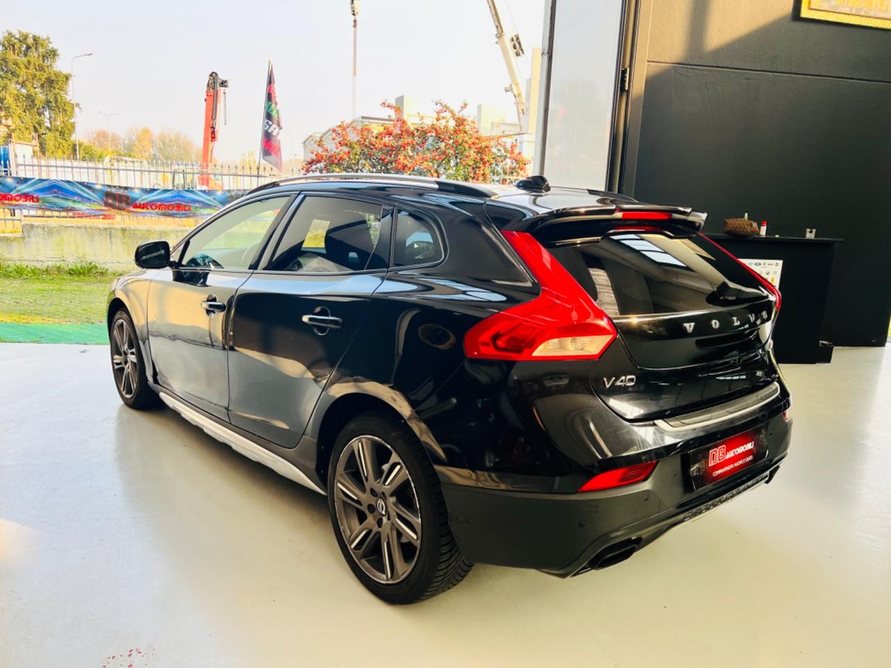 Volvo V40 D4 Geartronic Business cross country