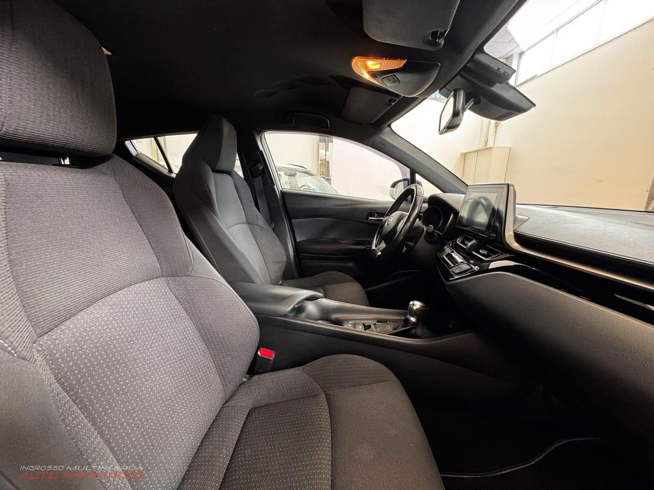 Toyota C-HR 1.8 Hybrid E-CVT