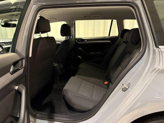 VOLKSWAGEN Passat Variant 2.0 TDI 4MOTION DSG Business ACC Camera Navi