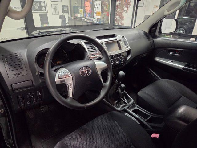 TOYOTA Hilux D-4D 4WD EXTRA CAB MANUALE