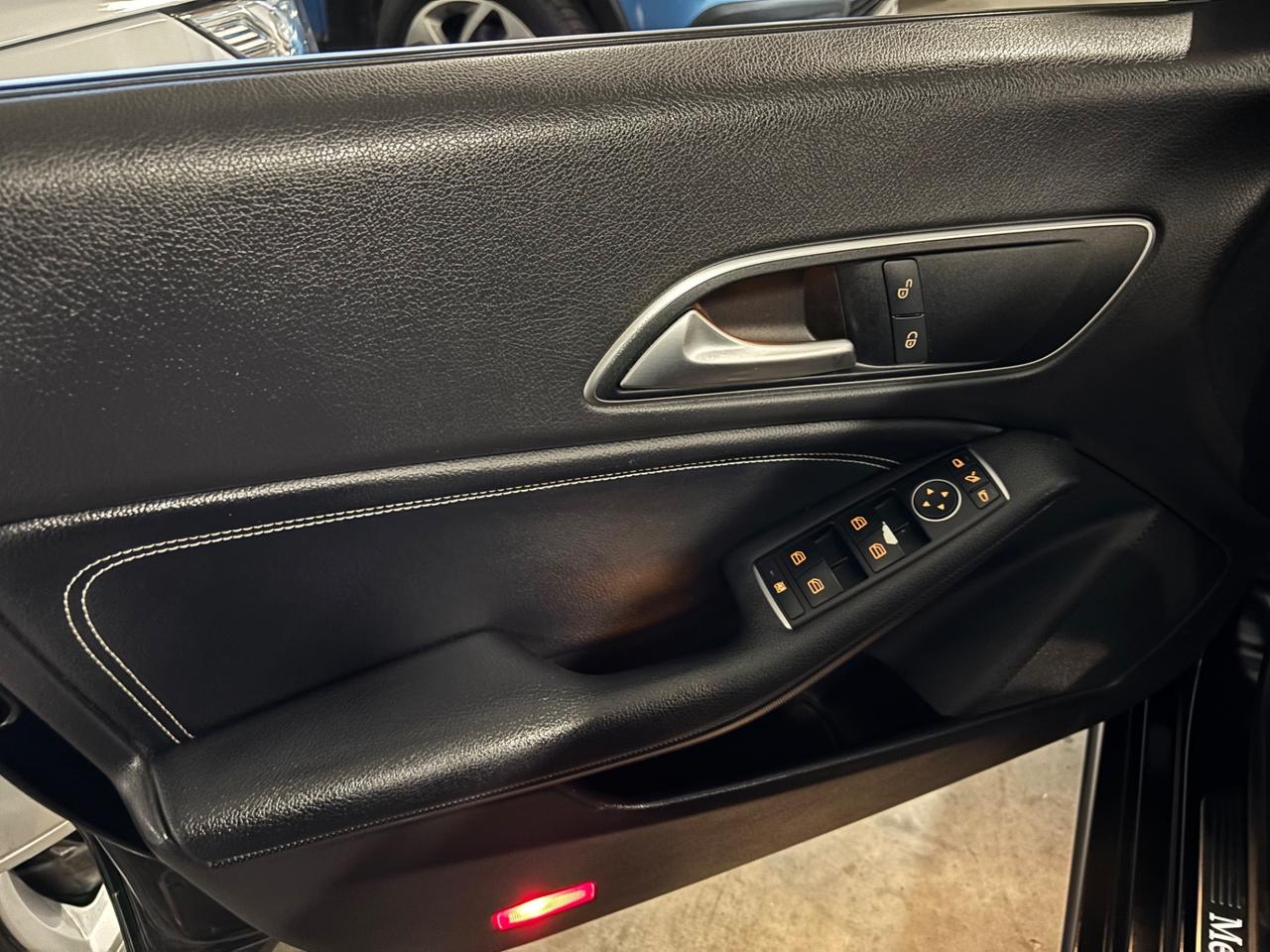 Mercedes-benz CLA 200d PREMIUM DARK