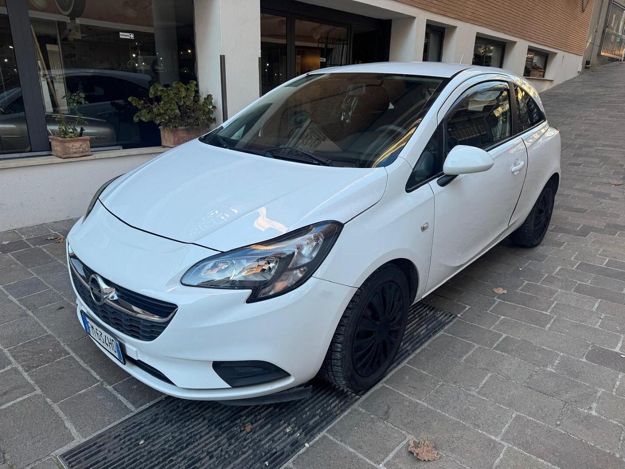 OPEL Corsa 1.3 CDTI Coupe b-Color
