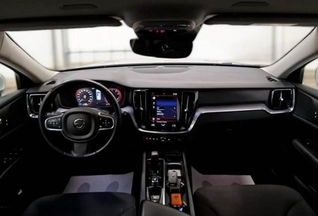 VOLVO V60 B3 Geartronic Momentum Business Pro