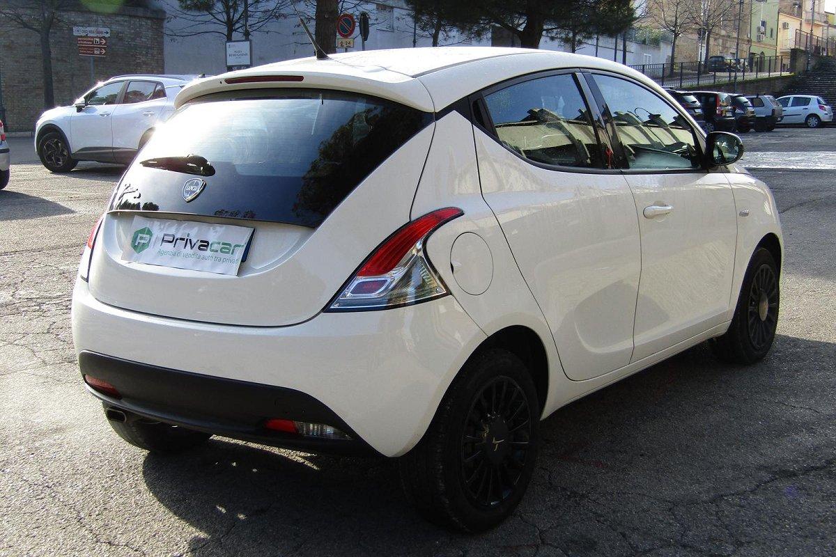 LANCIA Ypsilon 1.2 69 CV 5 porte GPL Ecochic Silver