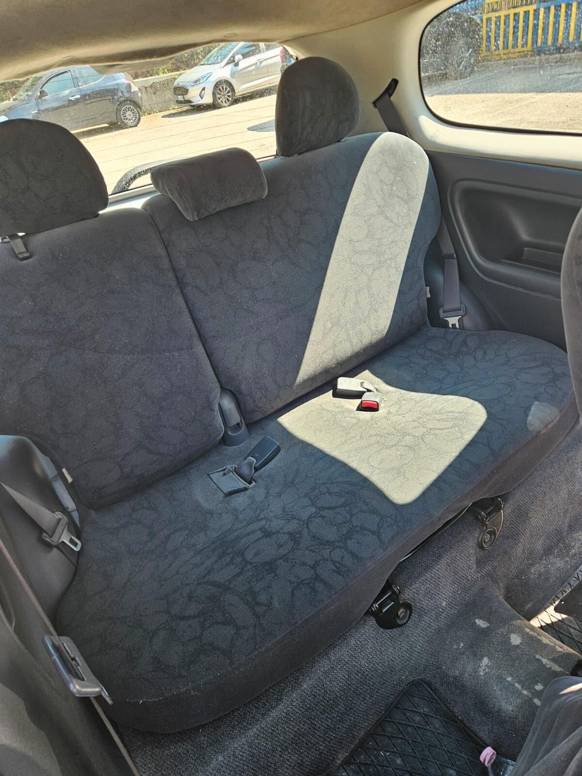 Toyota Yaris 1.0i 16V cat 3 porte