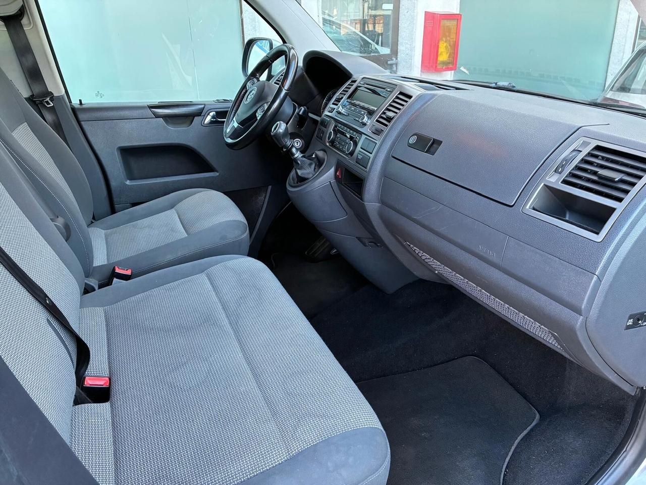 Volkswagen Caravelle 2.0 TDI Comfortline 9 posti