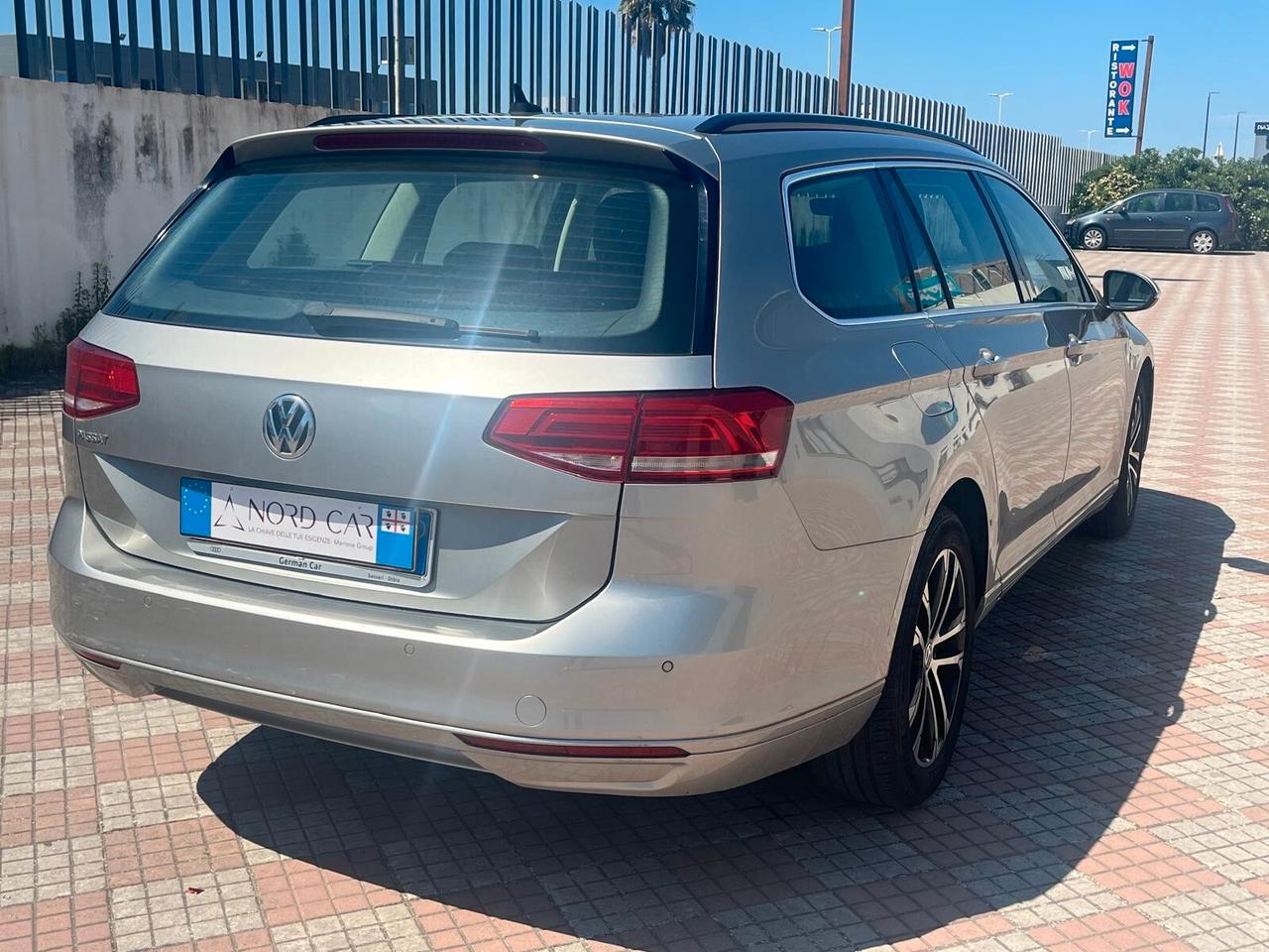 Volkswagen Passat 2.0 TDI DSG Comfortline BlueMotion Technology