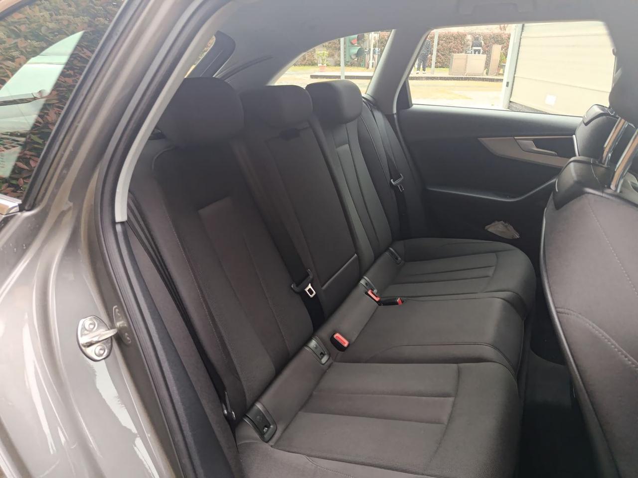 Audi A4 Business Advanced 2.0 35 TDI MHEV #10442