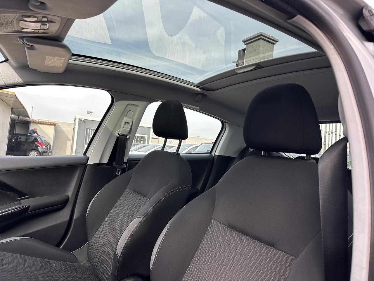 Peugeot 208 Allure 1.2 Benzina 82 Cv 2016 Tetto