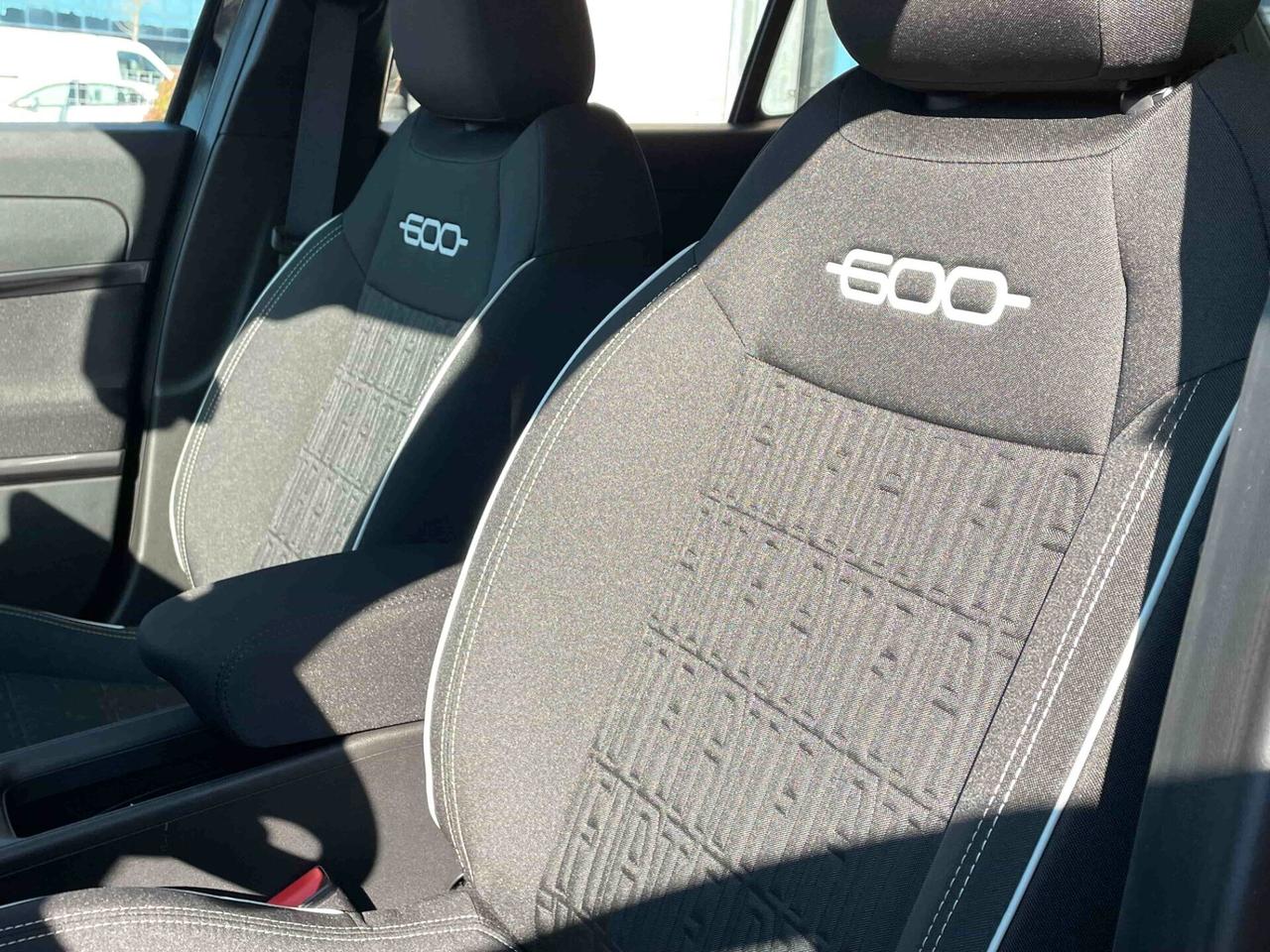 Fiat 600 Hybrid 110 CV DCT MHEV Icon NEOPATENTATI