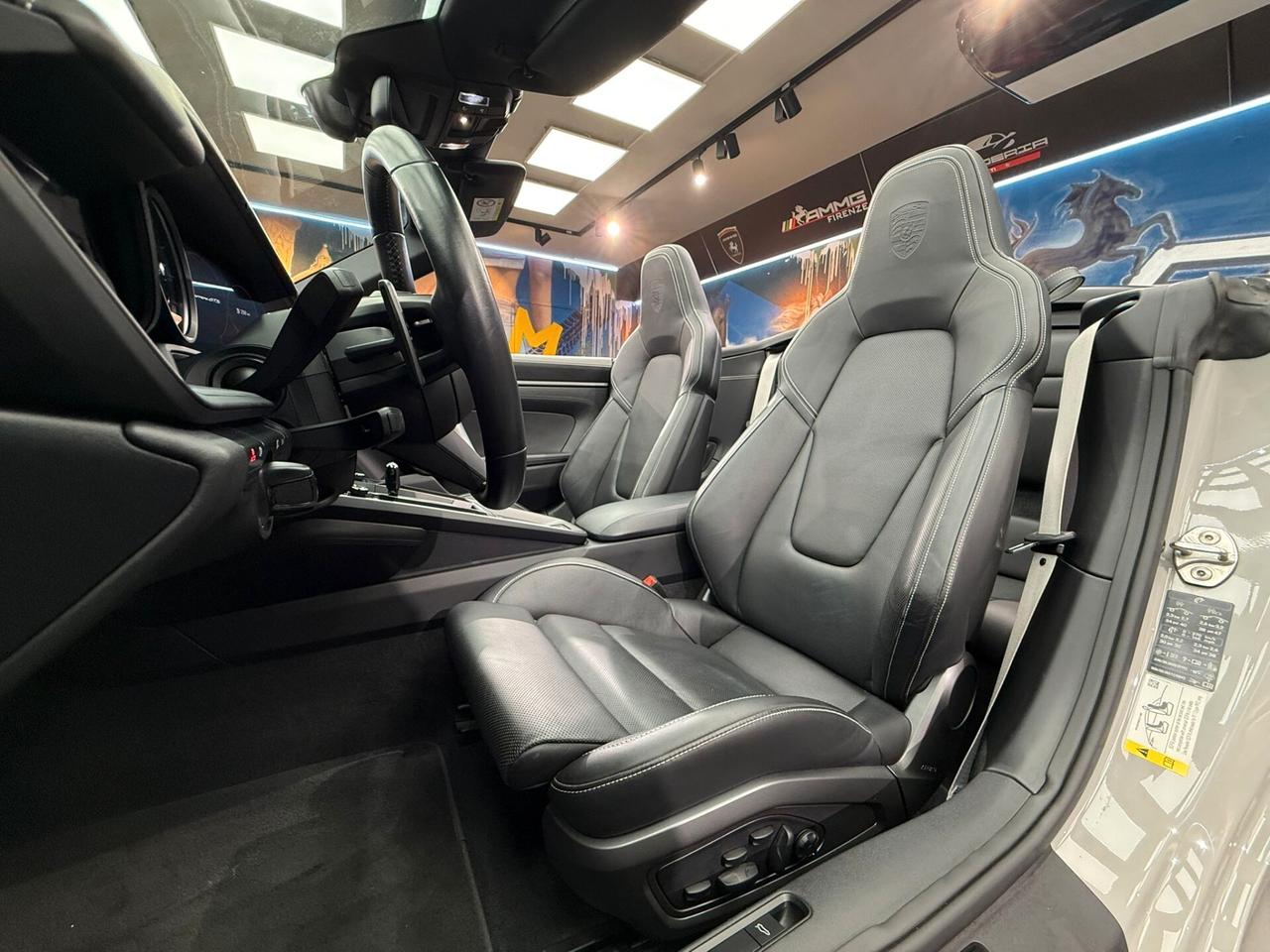 Porsche 911 Carrera 4 GTS Cabriolet (949)