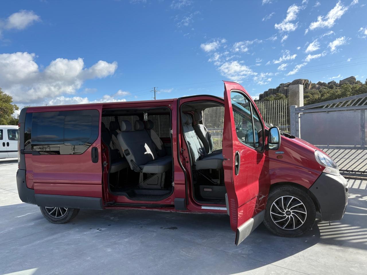 Renault Trafic 2.5 dCi/140 9 Posti