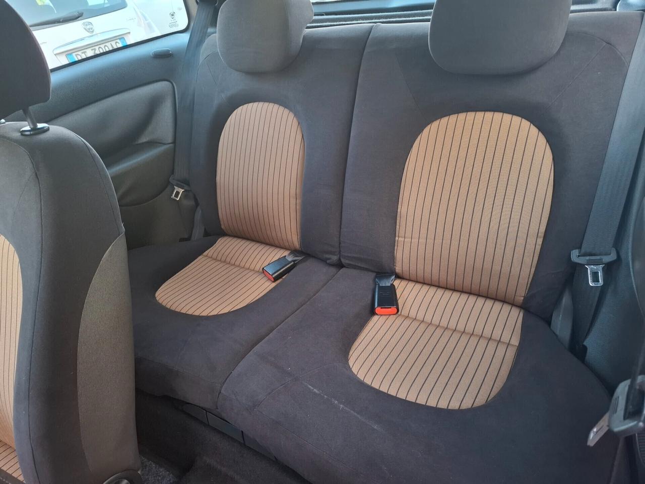 Lancia Ypsilon 1.3 MJT 75 CV Platino