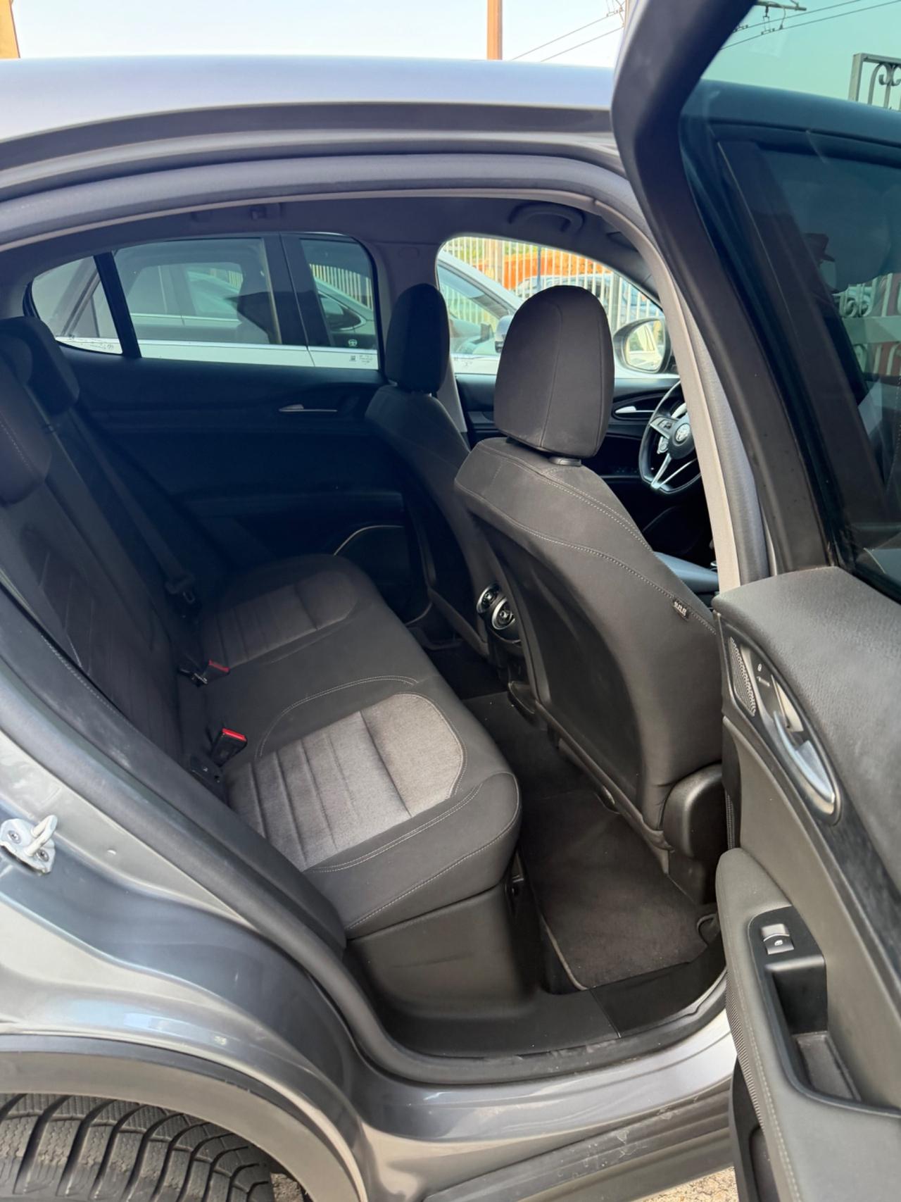 Alfa Romeo Stelvio 2.2 Turbodiesel 190 CV AT8 Q4 Business