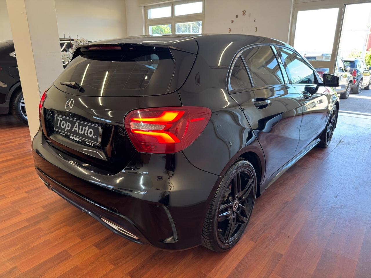 MERCEDES-BENZ A 180 d PREMIUM AMG - 2018