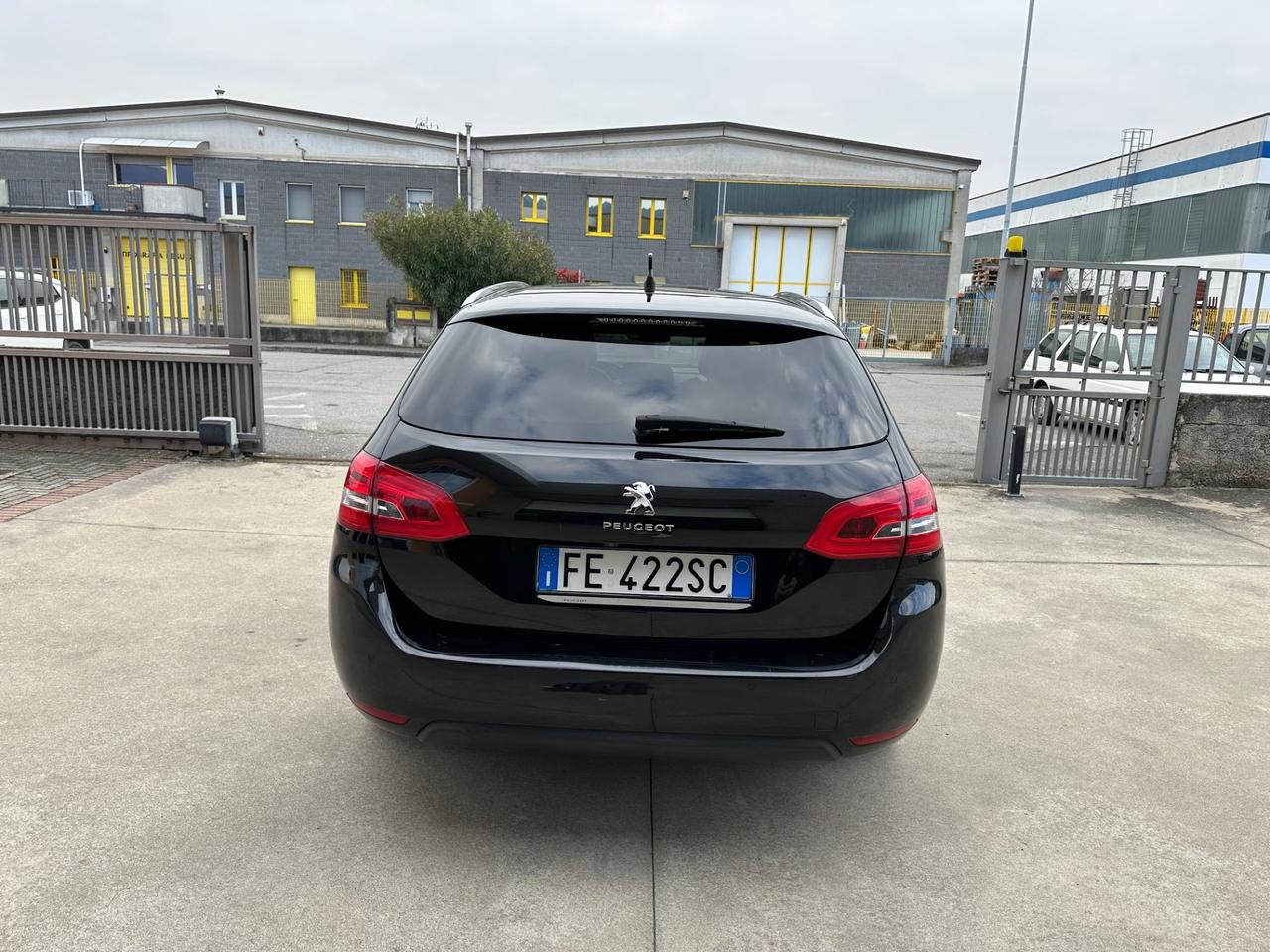 Peugeot 308 BlueHDi 120 S&S EAT6 SW Allure