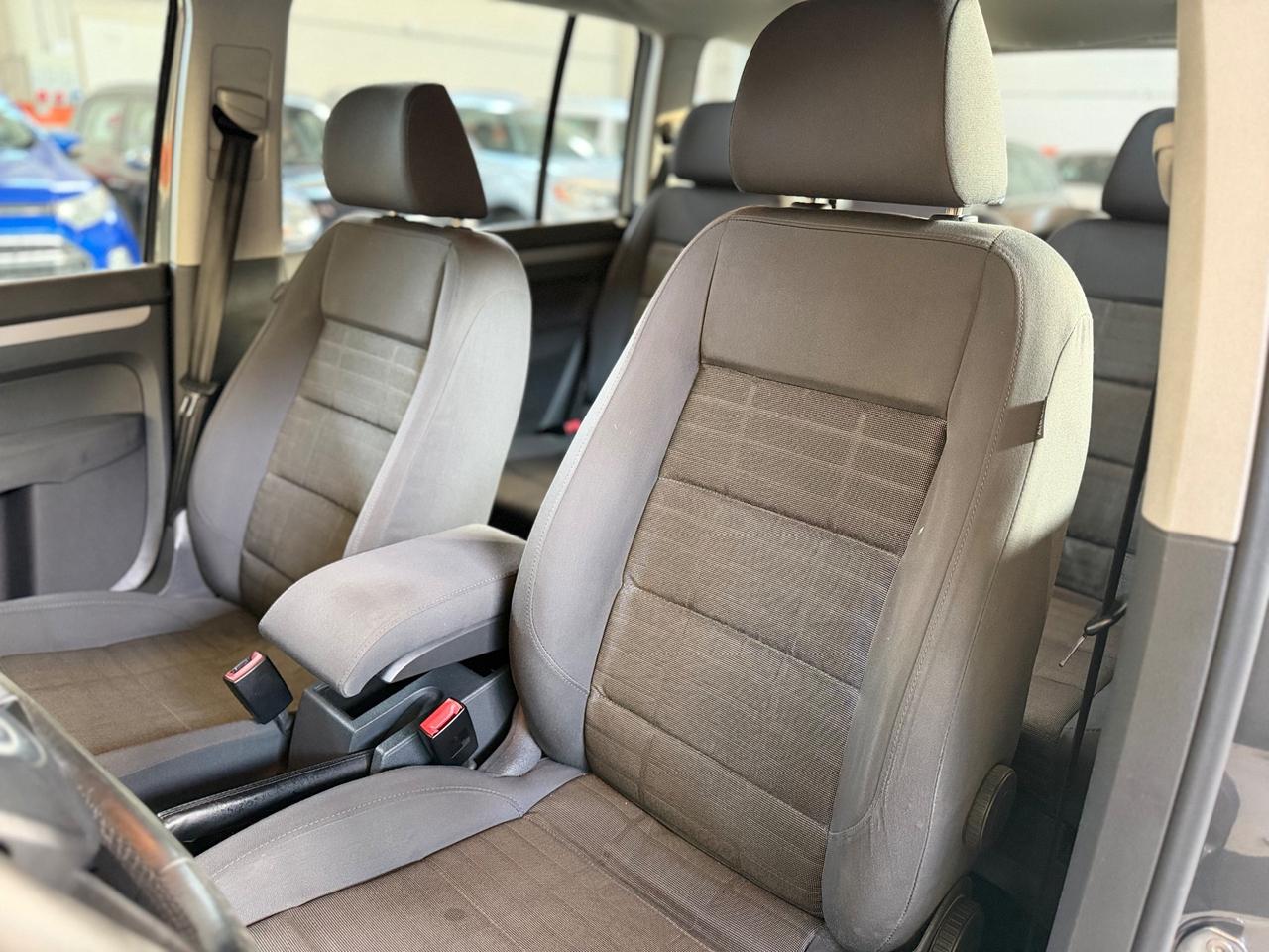 Volkswagen Touran 2.0 TDI DPF Highline AUTOCARRO