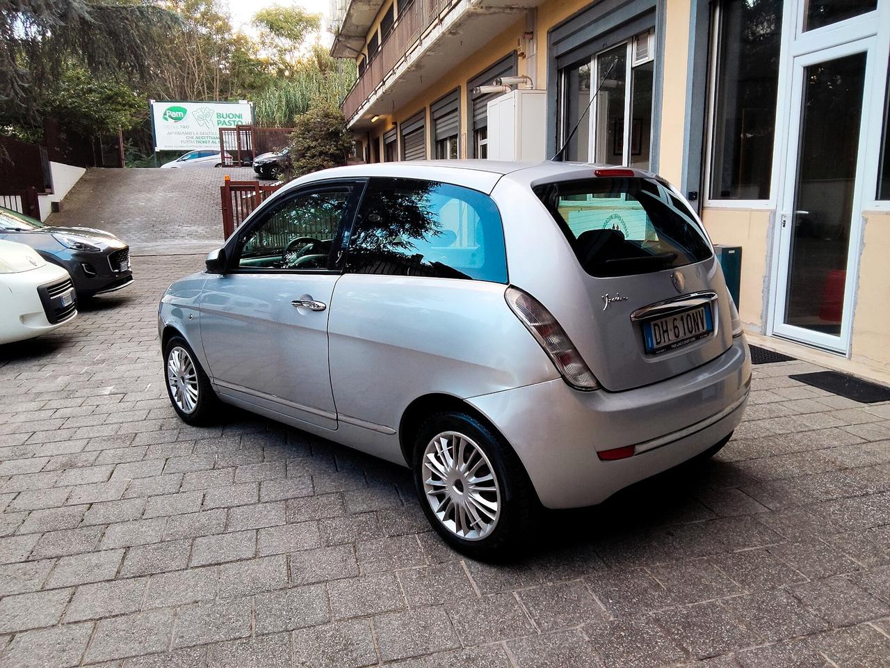 Lancia Ypsilon 1.2 Argento