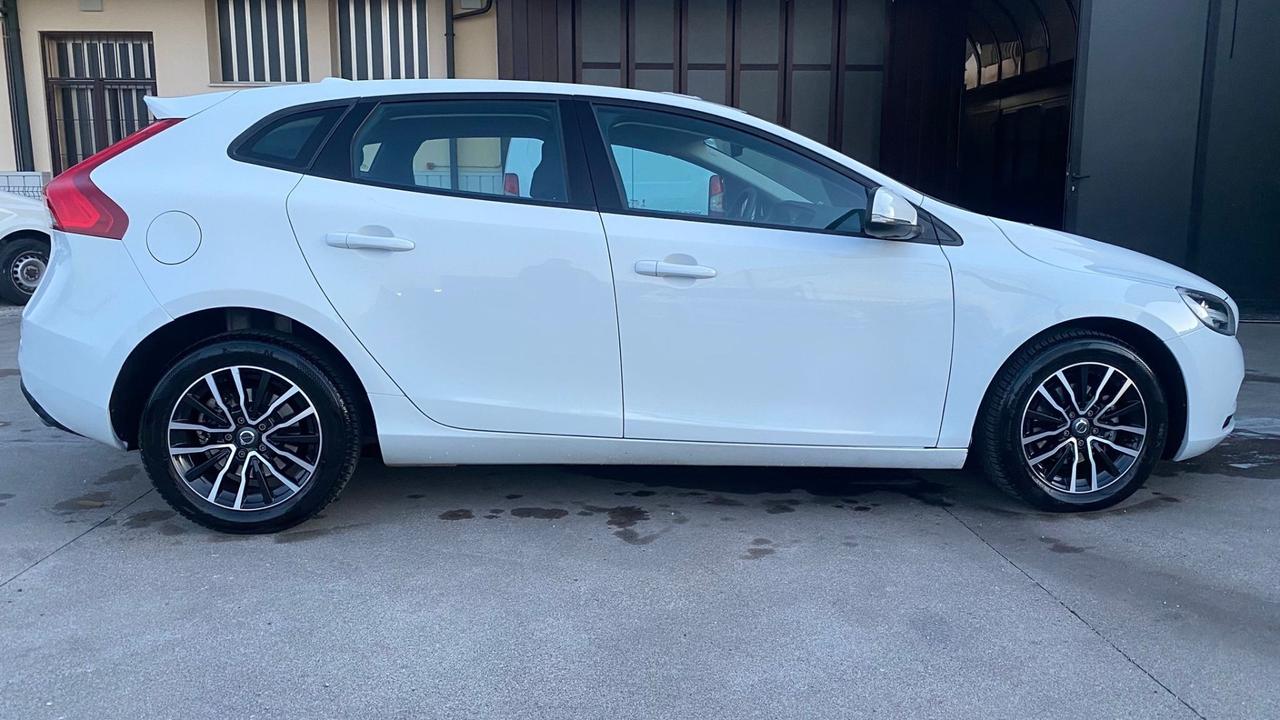 Volvo V40 D2 Business Plus