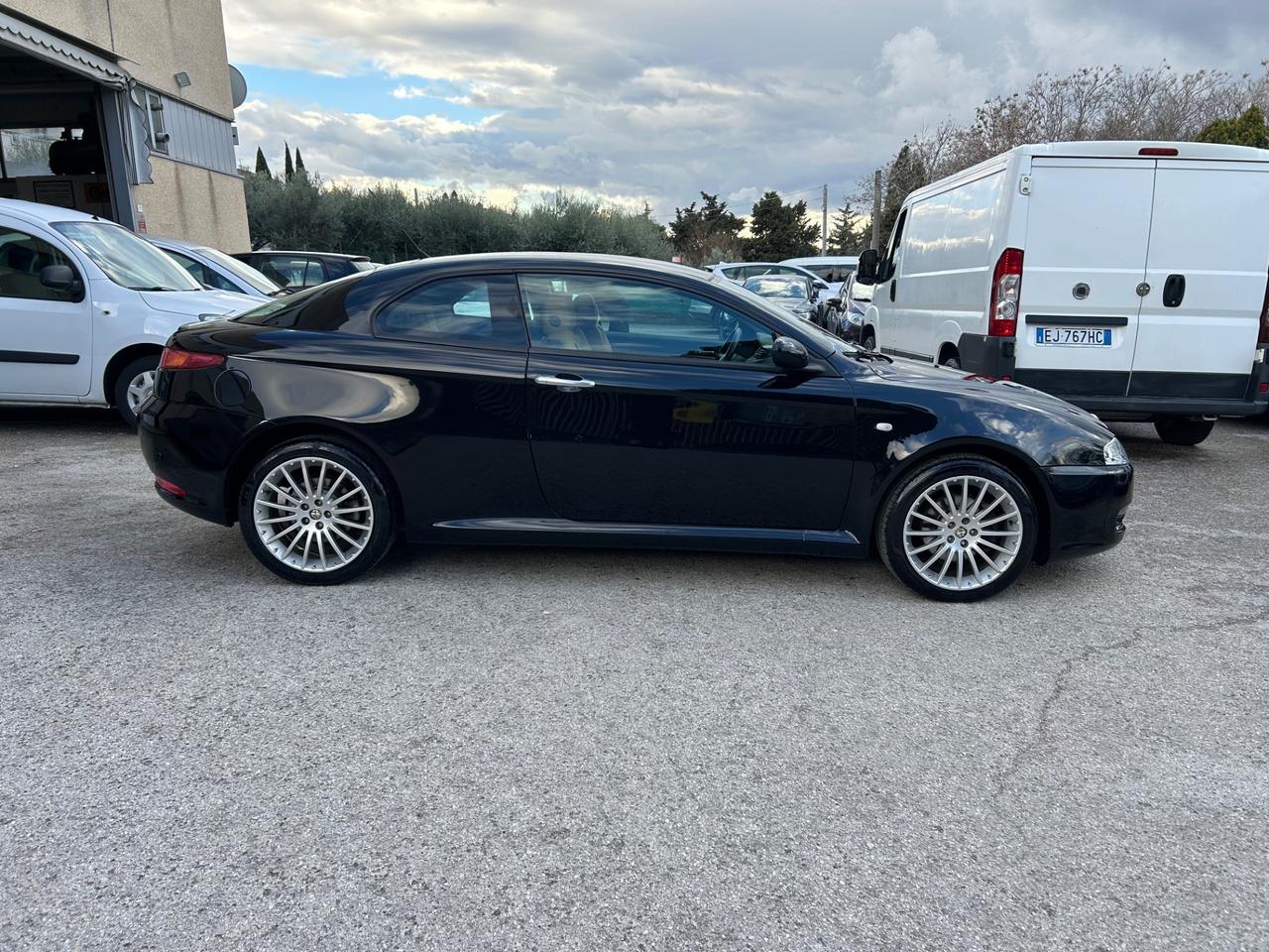 Alfa Romeo GT 1.9 MJT 16V Luxury 100000km