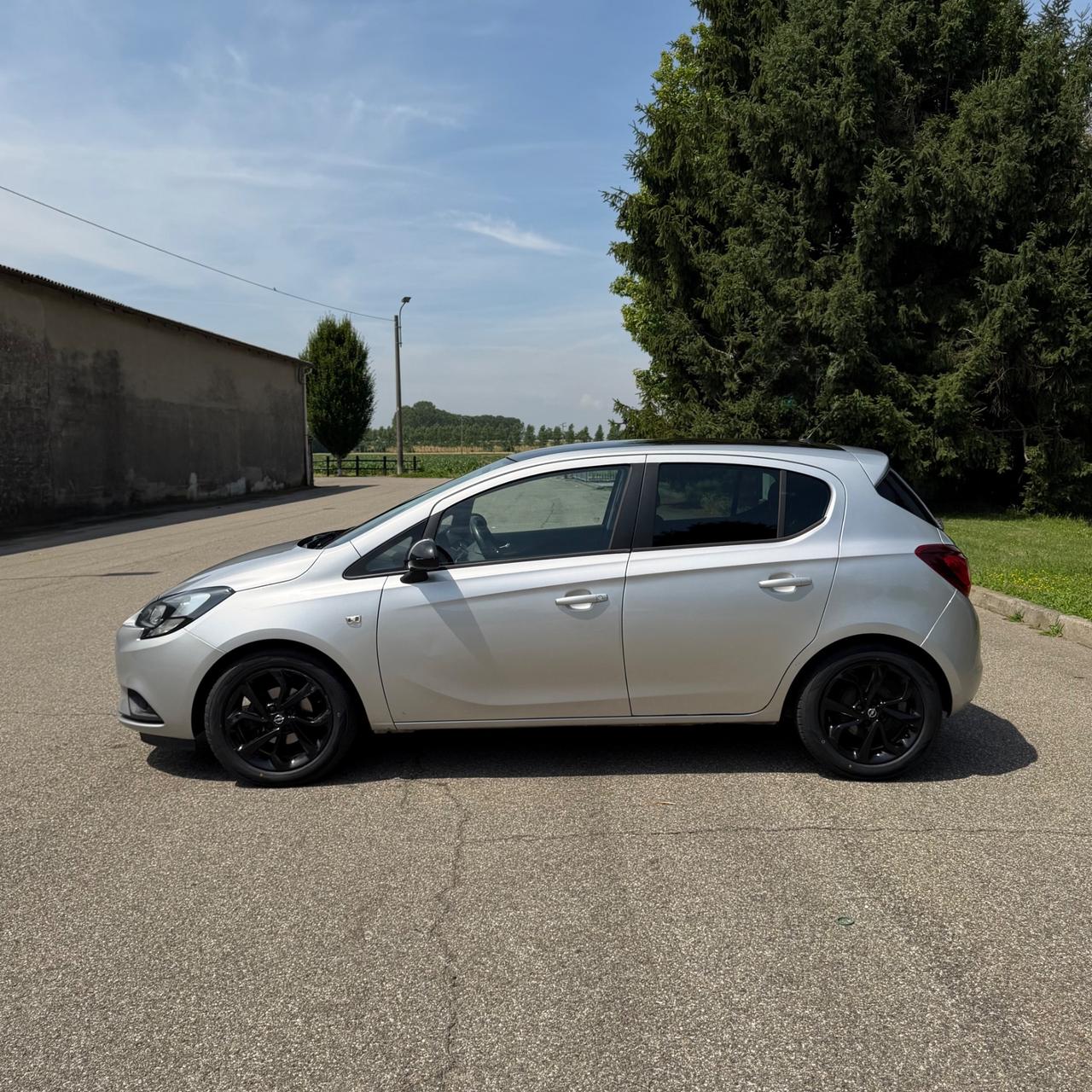 Opel Corsa 1.2 5 porte b-Color