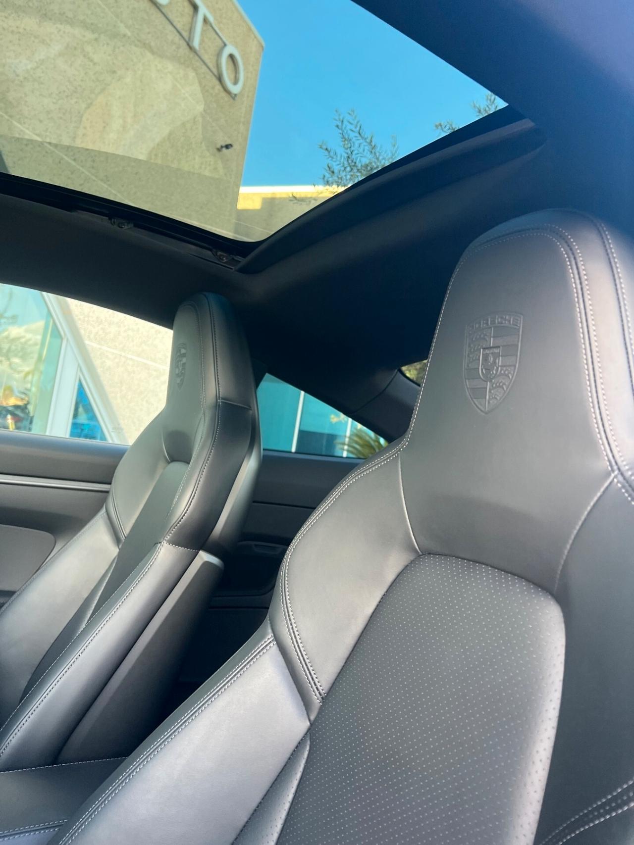 Porsche 992 Coupe Carrera possibilità noleggio no scoring