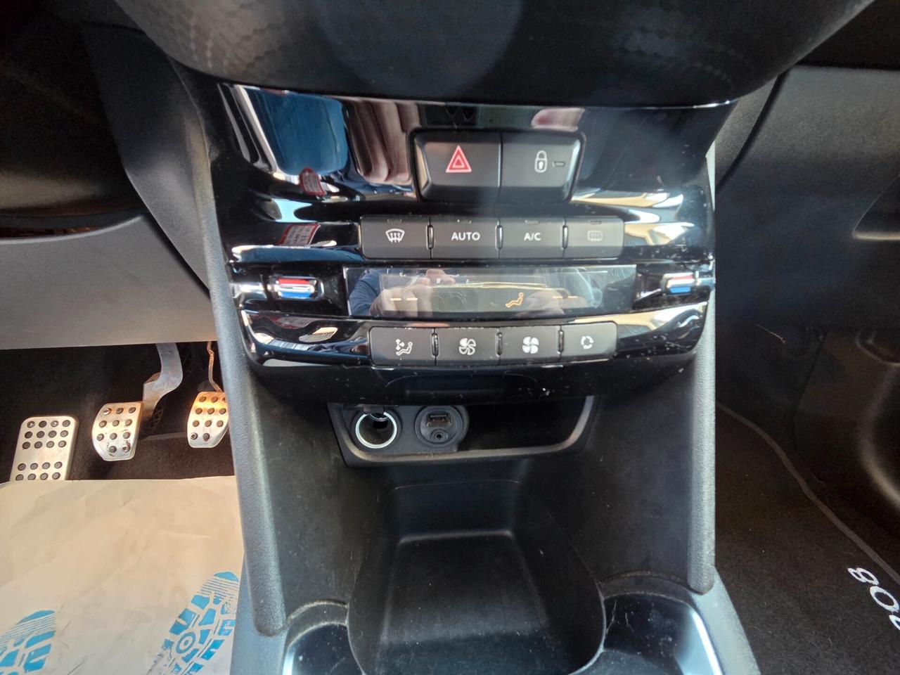 Peugeot 208 BlueHDi 120 S&S 5 porte GT Line