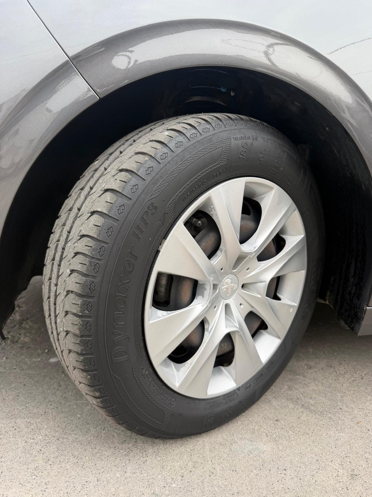 Peugeot 208 PureTech 82 5 porte Allure