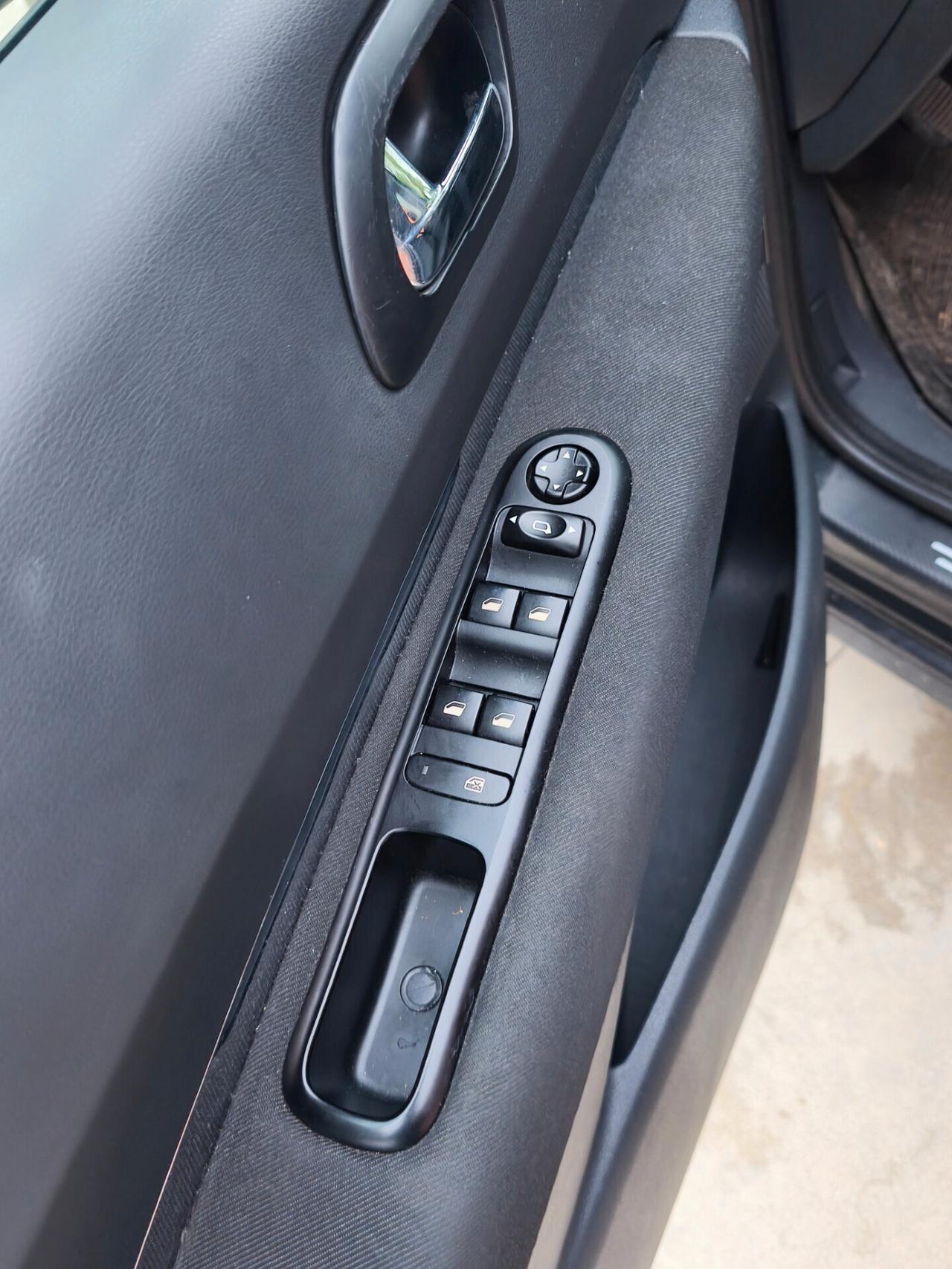 Peugeot 3008 1.6 HDi 110CV Premium 2009