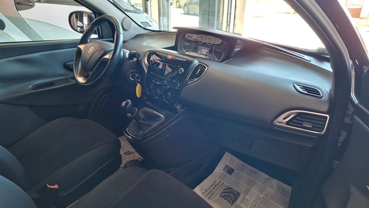 Lancia Ypsilon 1.2 69 CV 5 porte S&S Gold