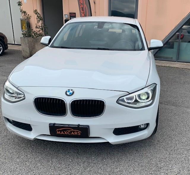 Bmw 118 118d 5p. Urban
