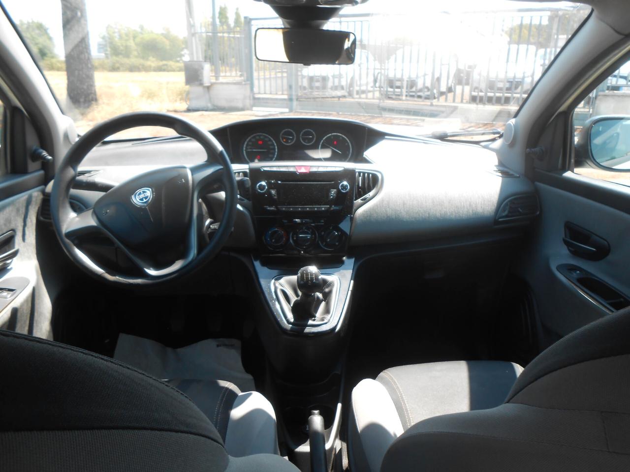 Lancia Ypsilon 1.3 MJT 16V 95 CV 5 porte S&S Silver