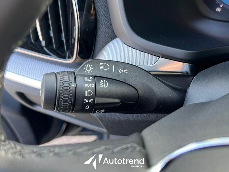 Volvo V60 B4 197+14 CV Mild Hybrid Diesel Automatica Plus Dark