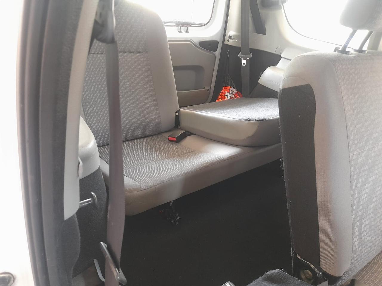 Dacia Logan MCV 1.6 7 posti Lauréate