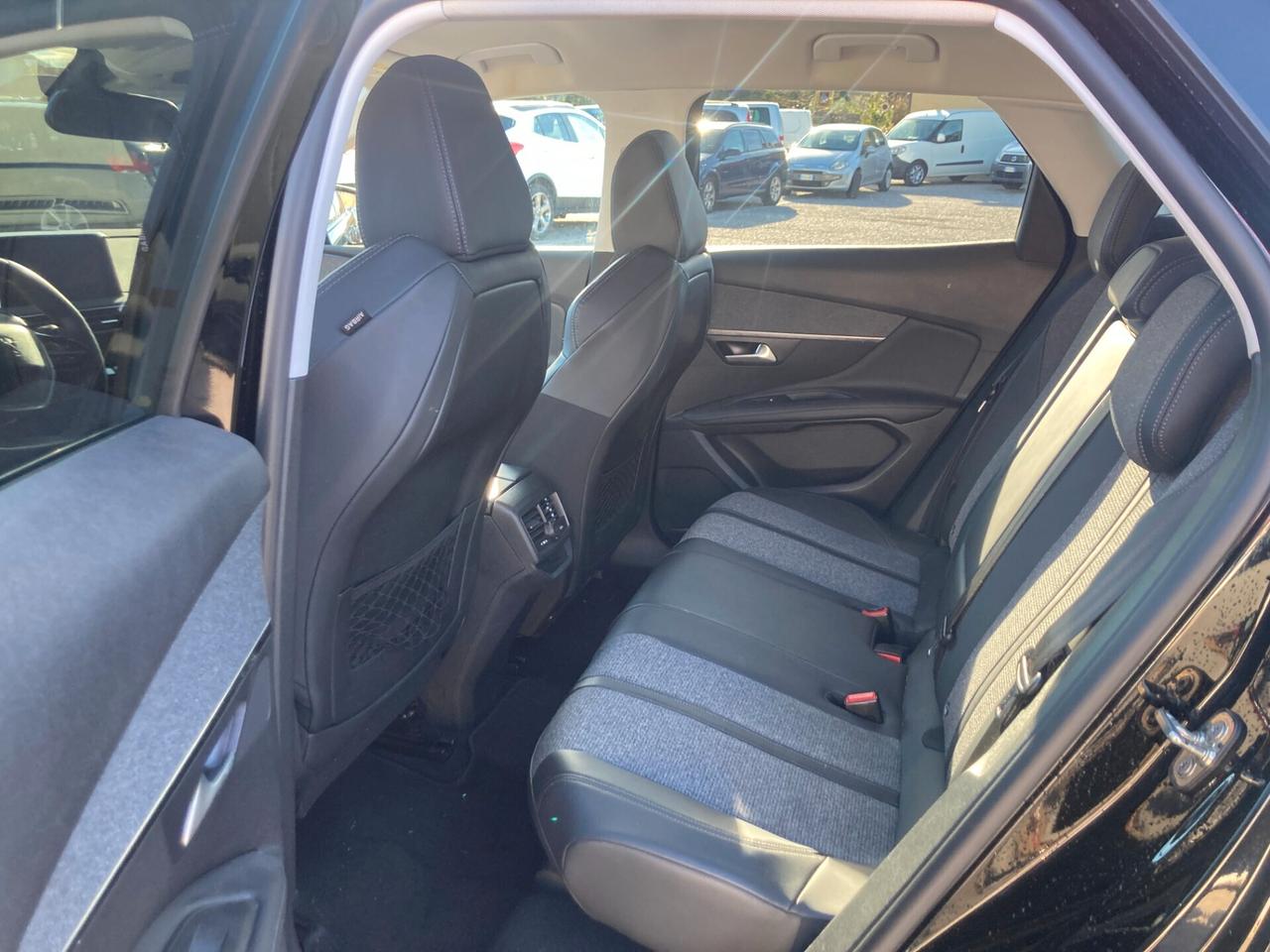 Peugeot 3008 BlueHDi 120 S&S Business