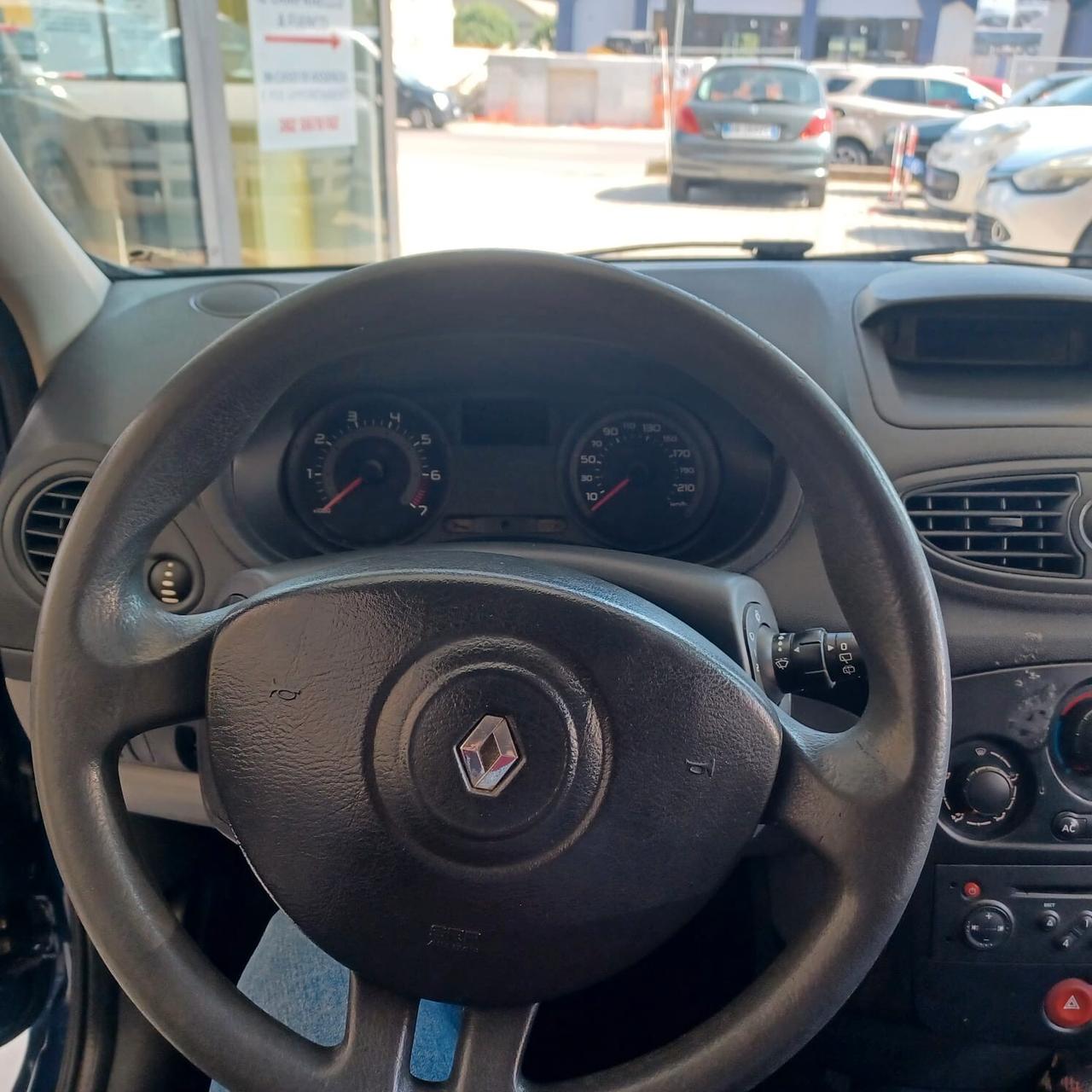 CLIO 1.1 BENZINA PER NEOPATENTATI GARANZIA INCLUSA