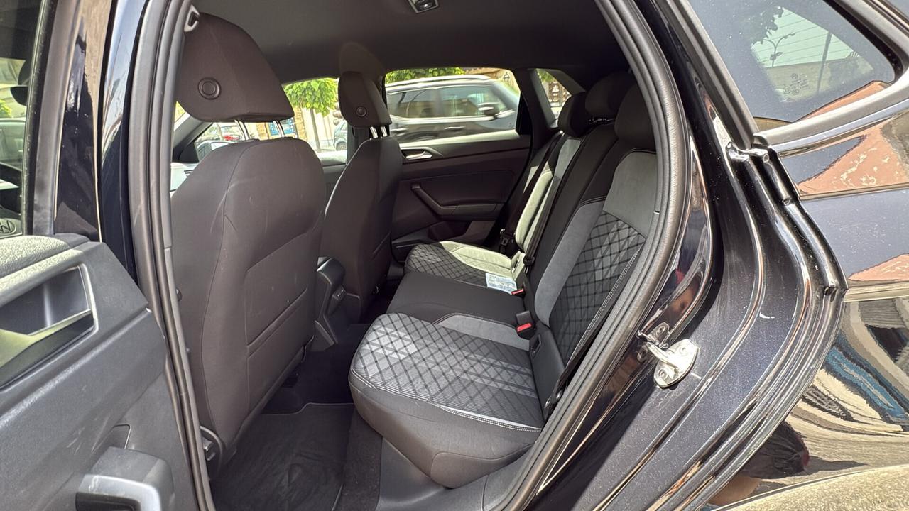 Volkswagen Polo 1.0 TSI R-Line BENZINA AUTOMATICA 2023 USATO