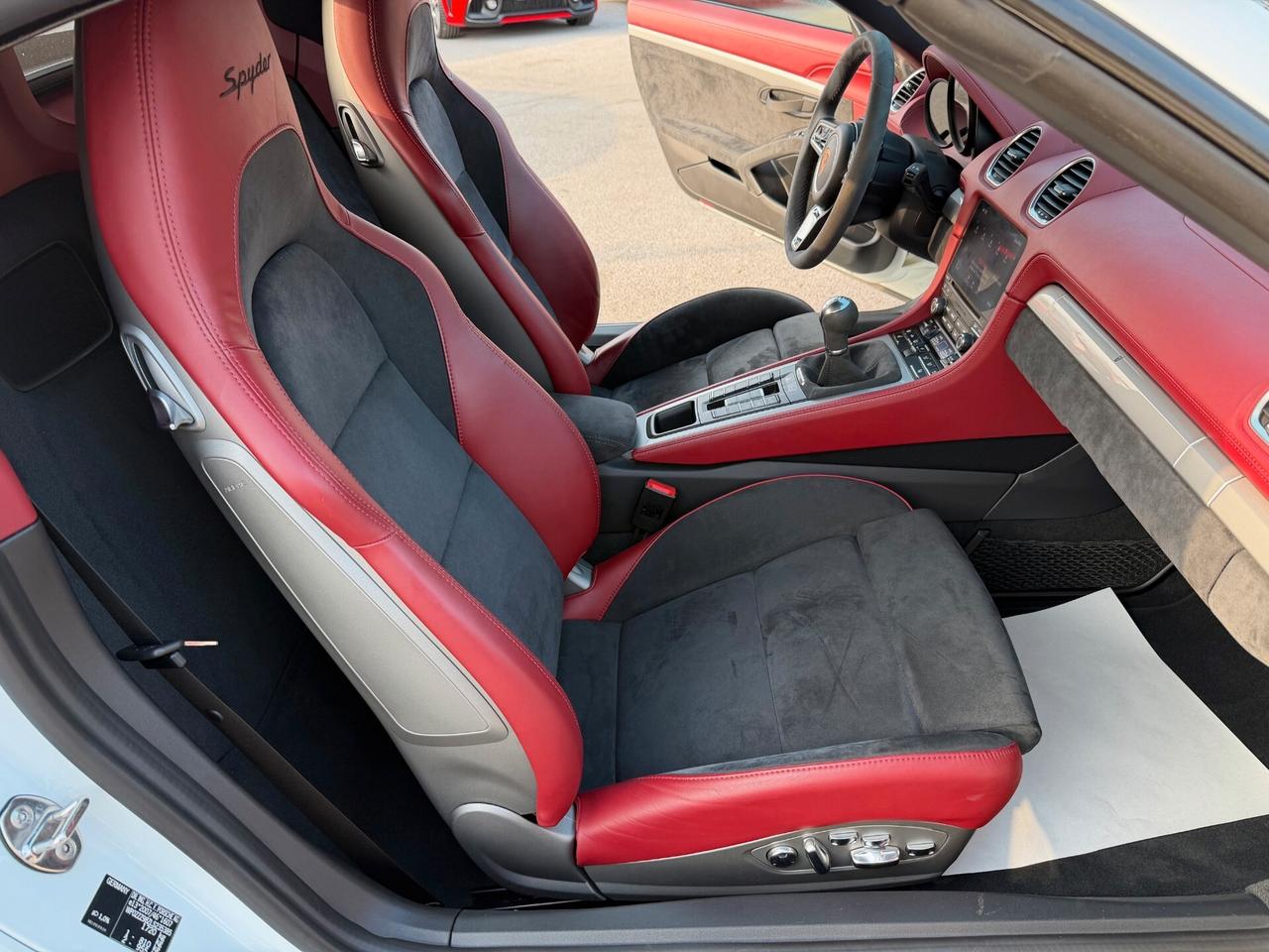 Porsche 718 Spyder 4.0/carboceramici/scarico/capote rossa/km doc.