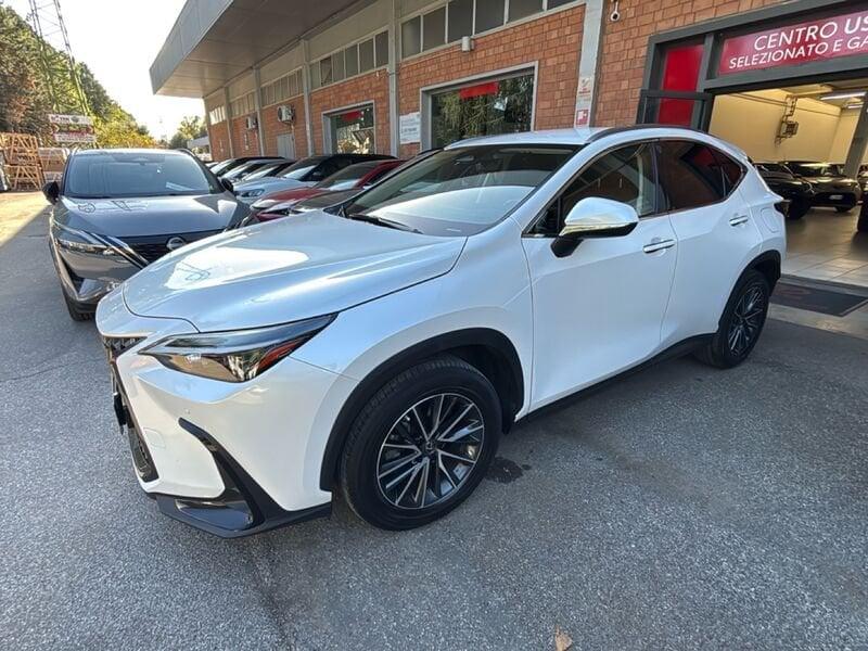 Lexus NX Hybrid Premium 4WD MY22