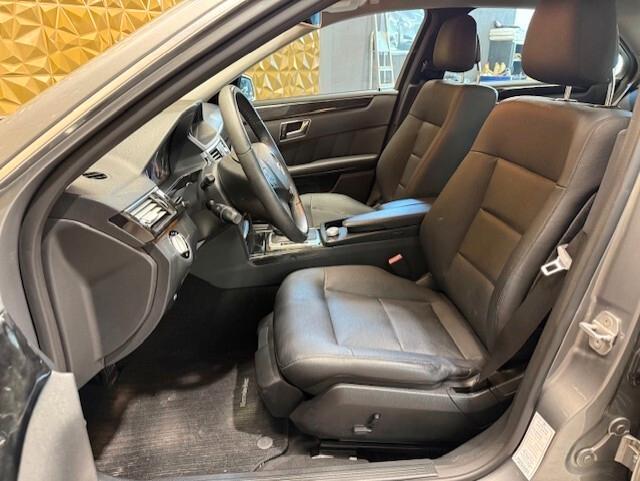 Mercedes-benz E 220 CDI BlueEFFICIENCY Avantgarde