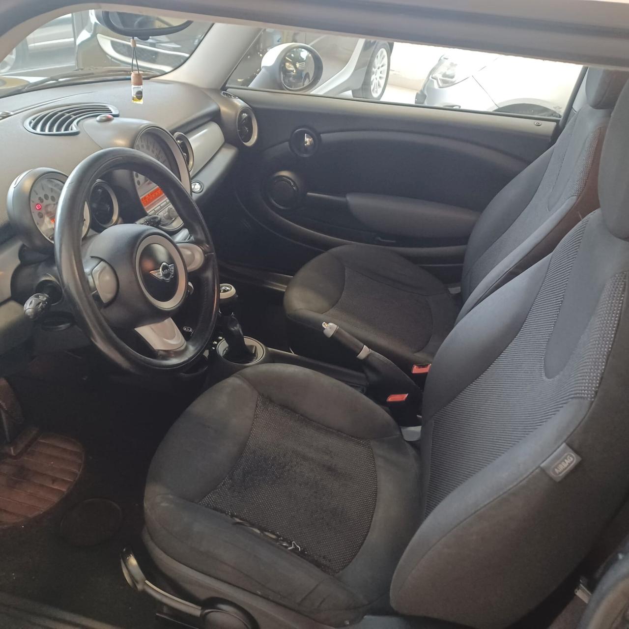 MINI COOPER D 1.6 TDI NEOPATENTATI