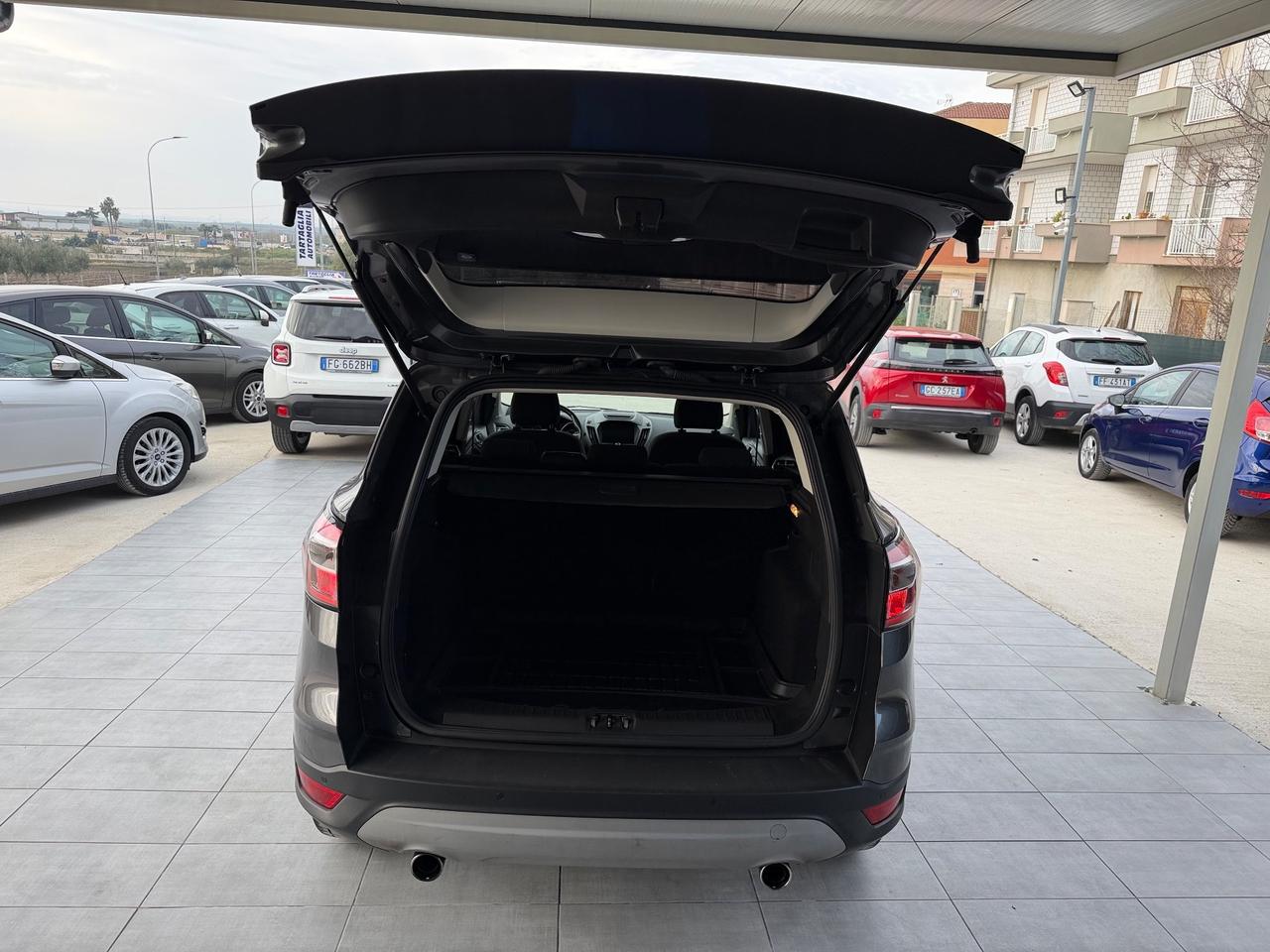 Ford Kuga 1.5 TDCI 120 CV S&S 2WD ST-Line