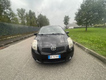 Toyota Yaris 1.0 5 porte