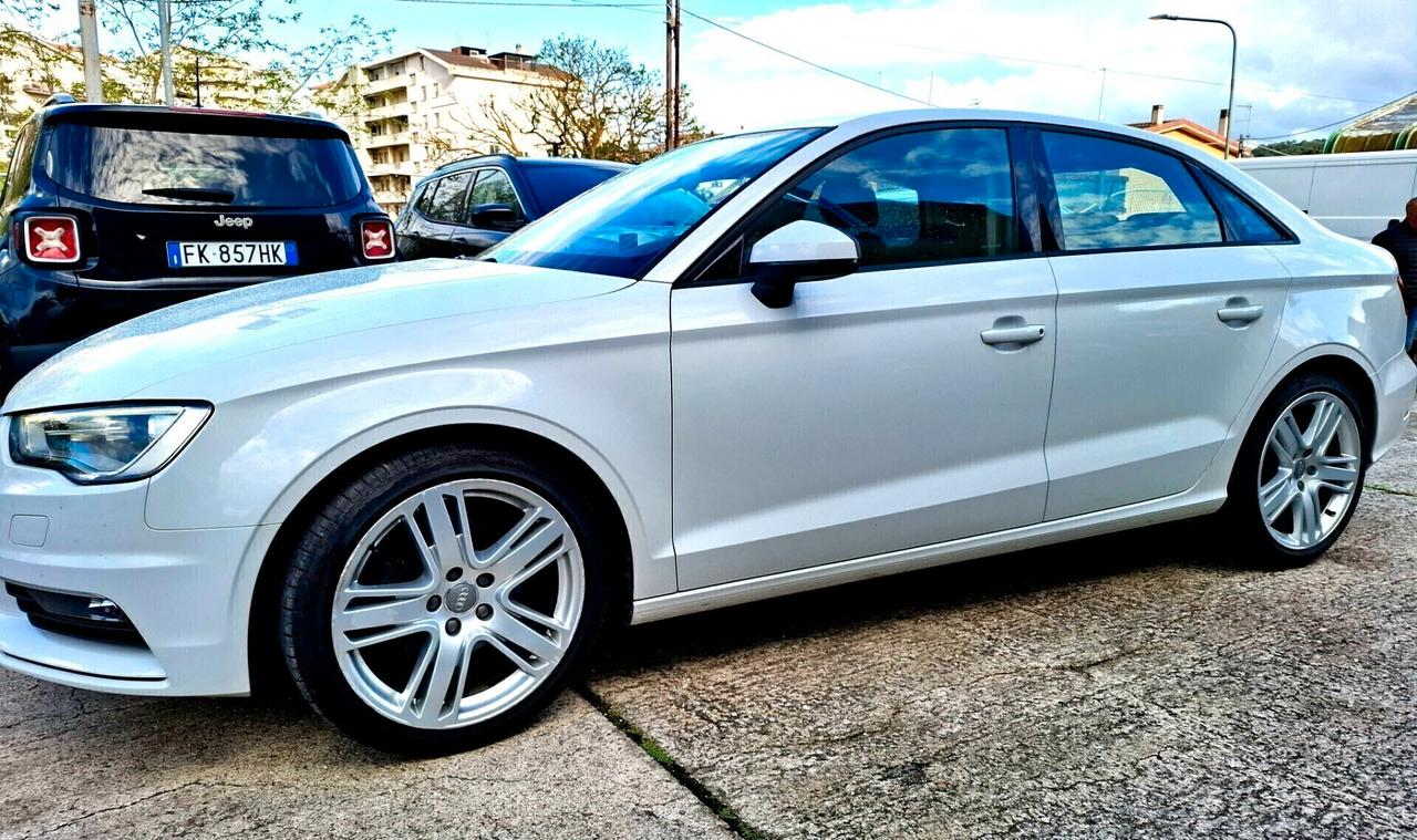 Audi A3 Sedan 2.0 TDI clean diesel Ambition
