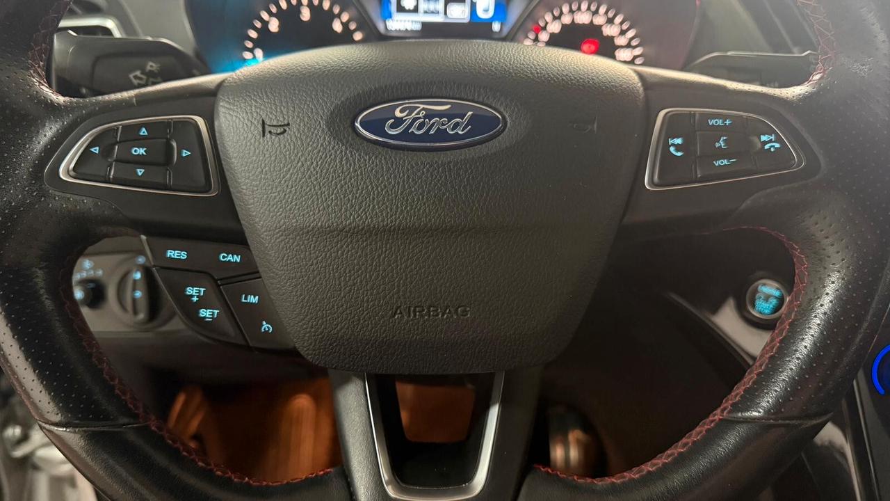 Ford Kuga 1.5 TDCI 120 CV S&S 2WD ST-Line