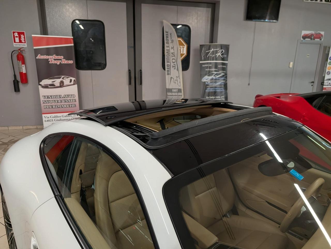 Porsche 911 3.4 Carrera 4 Coupé