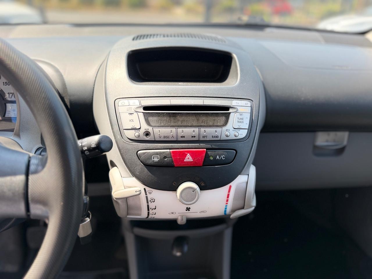 Toyota Aygo 1.0 12V VVT-i 5 porte Sol