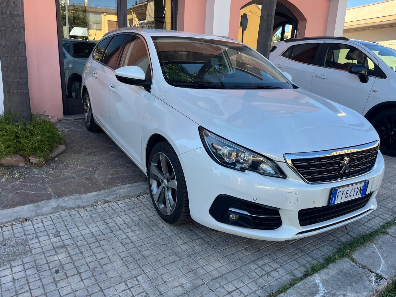 Peugeot 308 PureTech Turbo 130 S&S SW Allure